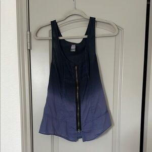 Stylish Vintage Free People size 2 (small) Women's Blue Top with Zipper